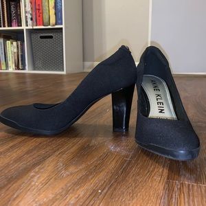 Anne Klein black pumps